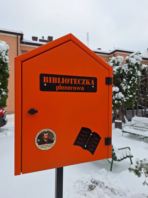 biblioteczka plenerowa