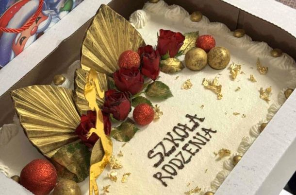 Tort na Mikołajkach w Szkole Rodzenia